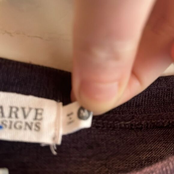 CARVE DESIGNS CHELSEA TOP LONG SLEEVE MEDIUM - Picture 2 of 6